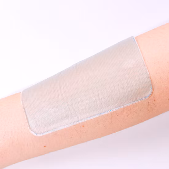 Apósito quirúrgico para heridas con hidrogel